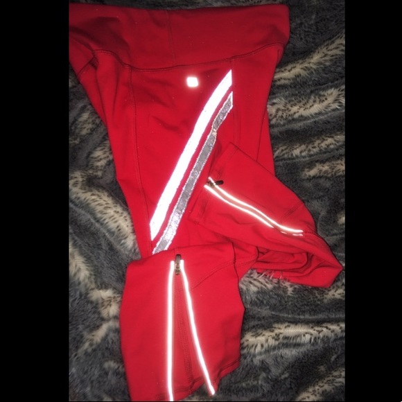 Fabletics Aria Capri Powerhold - Picture 3 of 6